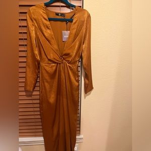 MISGUIDED LONG SLEEVE DRESS - NEVER WORN